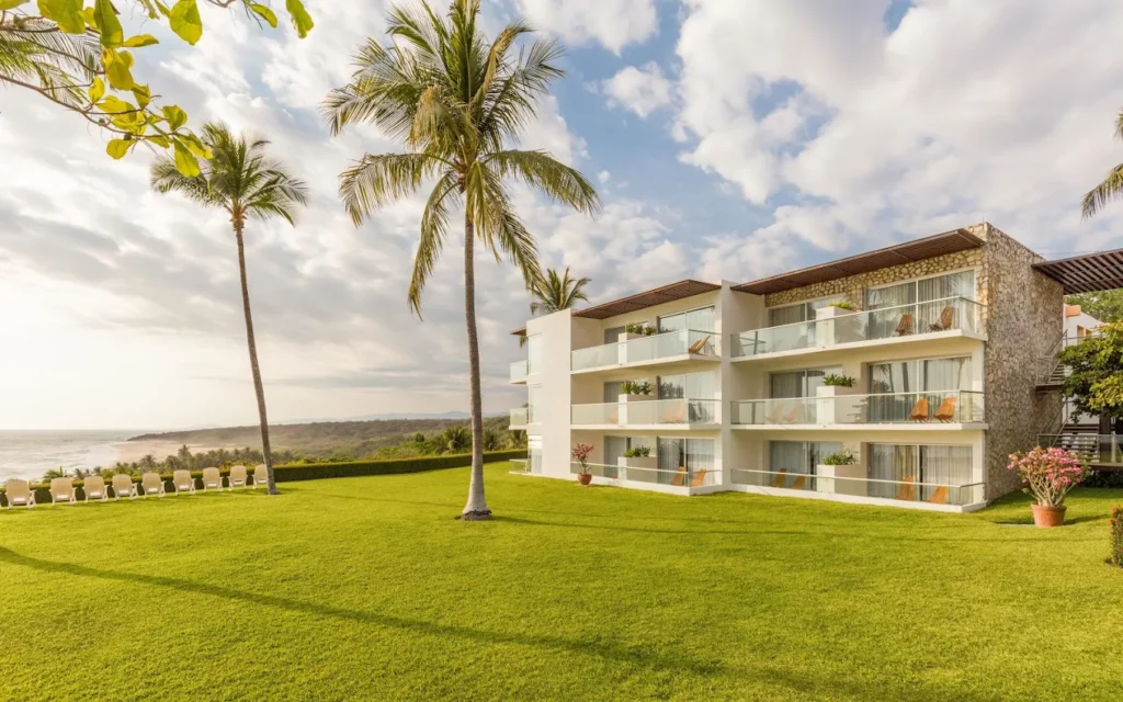 Frontal Rooms Balconies View 2